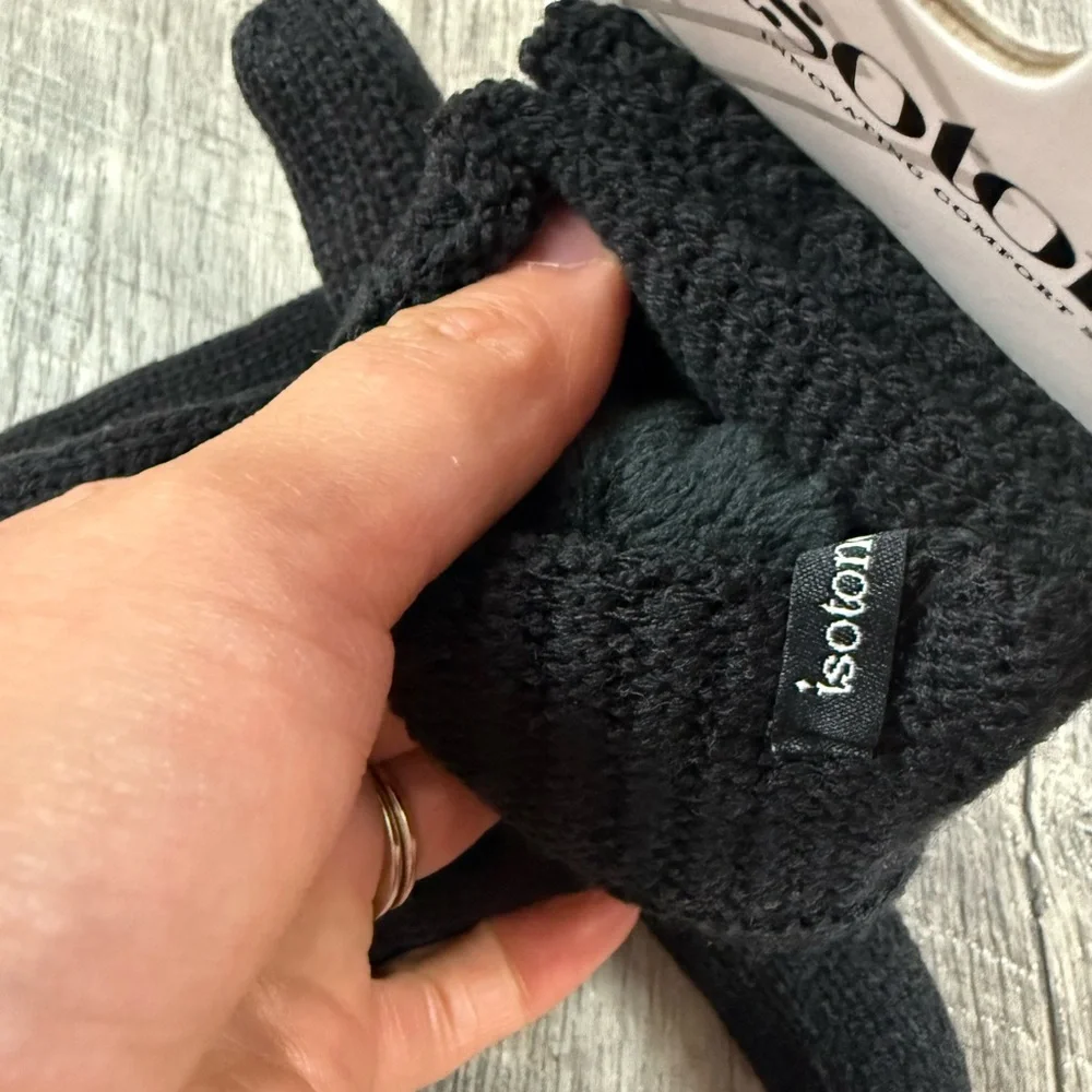 Isotoner Black‎ Knit Gloves - Picture 7 of 7